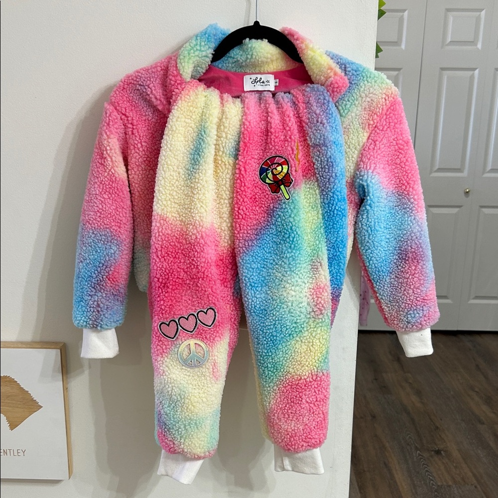 Lola + The Boys Colorful Fleece Sweatsuit with Fun Patches - Picture 4 of 4